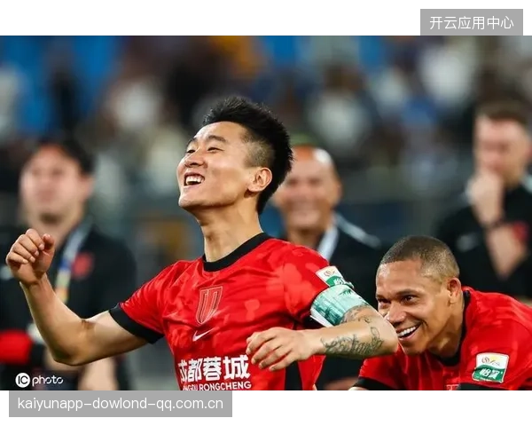《中超半程八球的韦世豪禁区失误：反击来袭，球王的“神秘”秘密！》